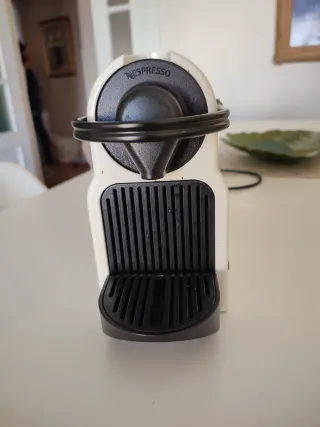 Cafetera Nespresso Krups Inissia XN1001