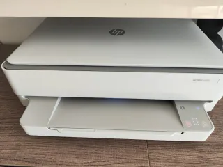 Impresora HP Envy 6020e con 6
 cartuchos