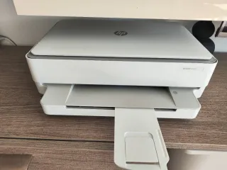 Impresora HP Envy 6020e con 6
 cartuchos
