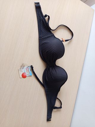 Top bikini negro texturizado. Talla 90.