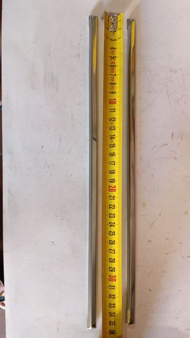 Pareja Molduras Traseras Seat 124 Cromadas