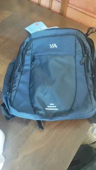 Mochila azul ,con cargador