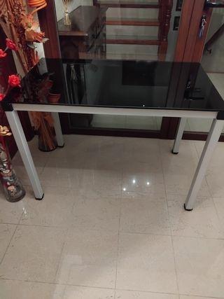 Mesa de cocina cristal negro patas aluminio