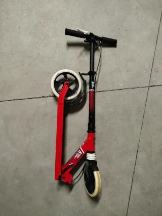 Patinete infantil rojo