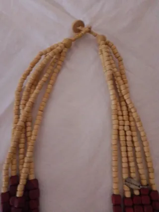 Collana etnica perline legno beige e rosse