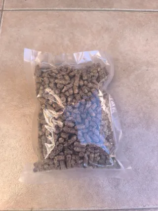 Pellet di legno ecologici. Sacchetto da 350 g
