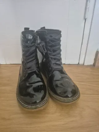 Botas negras charol