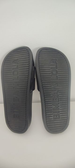 Chanclas Bimba y Lola Talla 38 Negras