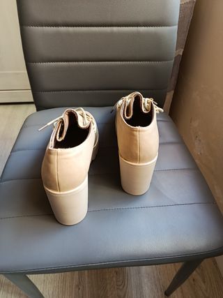 Zapatos Foxy Up Beige