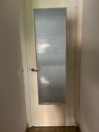 Puerta vidriera blanca