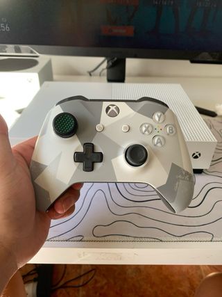 Xbox One S Multicolor