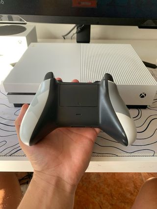 Xbox One S Multicolor
