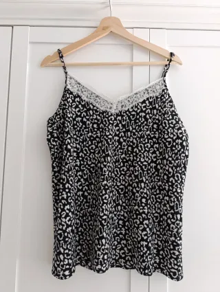 Top lencero estampado animal print