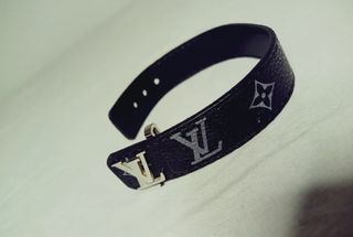 Pulsera Louis Vuitton Slim Negra