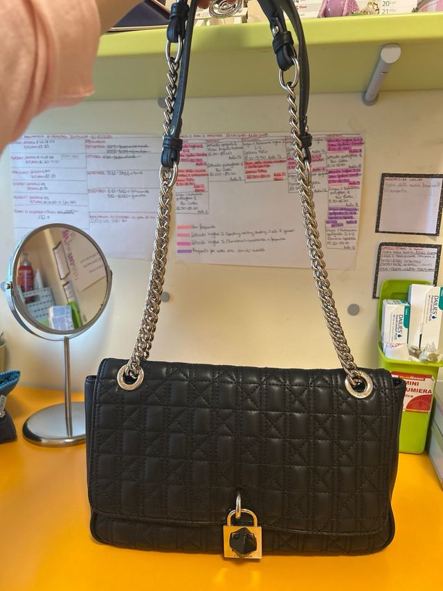 Borsa Steve Madden nera trapuntata con lucchetto