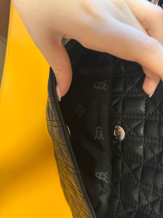 Borsa Steve Madden nera trapuntata con lucchetto