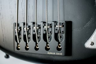Bajo eléctrico Human Base Roxy 5 cuerdas