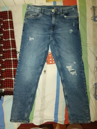 Pantalón vaquero Zara desgastado
