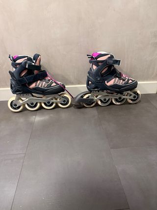 Patines en línea rosas y negros