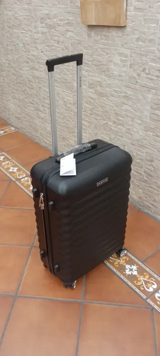 MALETA VIAJE NEGRA 68x43x26 NUEVA 
