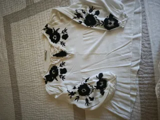 Blusa Zara bordada floral blanca vintage 