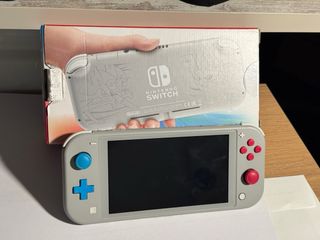 Nintendo Switch Lite Edición Zacian y Zamazenta