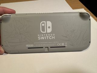 Nintendo Switch Lite Edición Zacian y Zamazenta