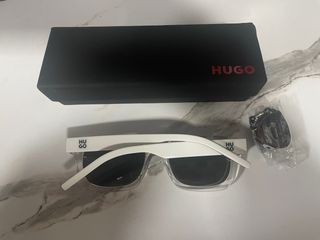 Gafas de sol Hugo Boss blancas y plateadas