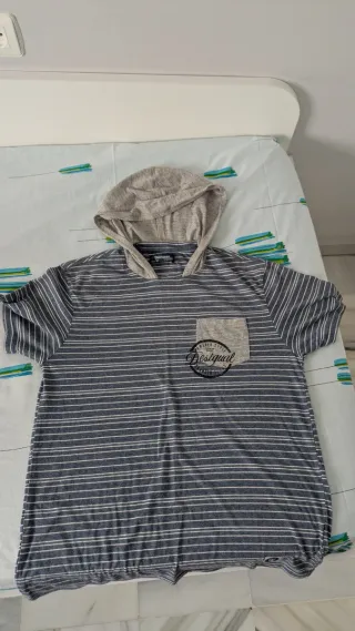 Camiseta Desigual con capucha rayas