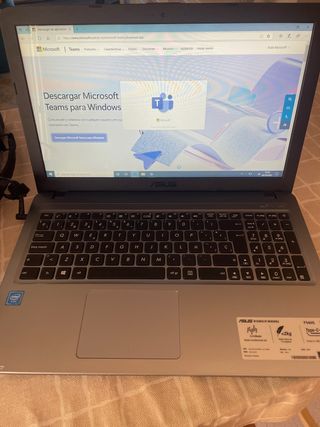 Portátil ASUS Plata