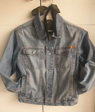 Cazadora vaquera Timberland azul. 