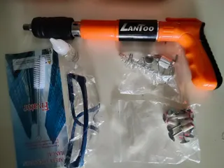 Pistola sparachiodi con accessori