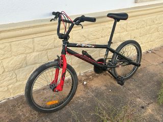 Bicicleta BMX Negra y Roja 21”