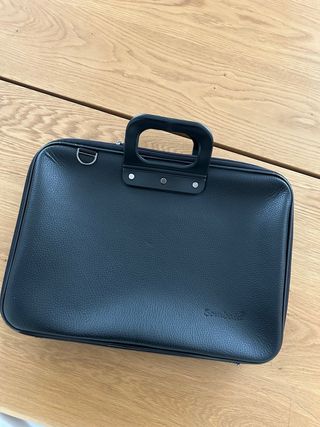 Valigetta portadocumenti finta pelle nera