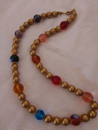 Collana perle dorate e colorate