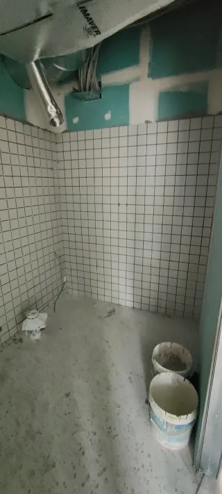 Azulejos blancos para baño o cocina