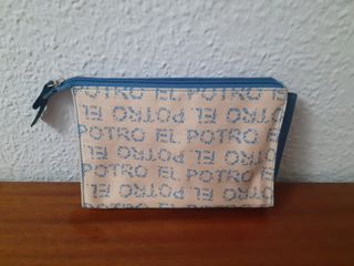 Neceser señora beige y azul con plumas