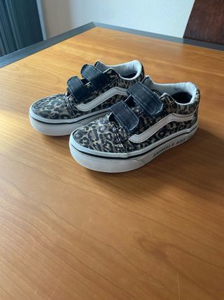Vans edición animal velcro talla 27