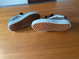 Vans edición animal velcro talla 27