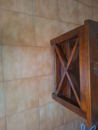 Mesa de comedor de madera y cristal