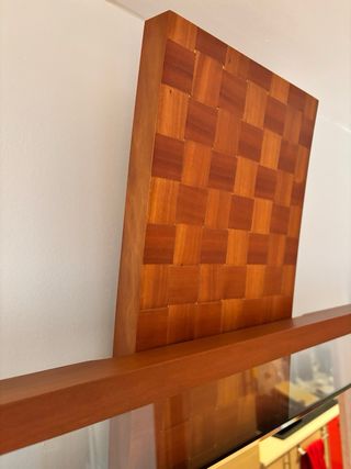 Recibidor madera, piedra y cristal