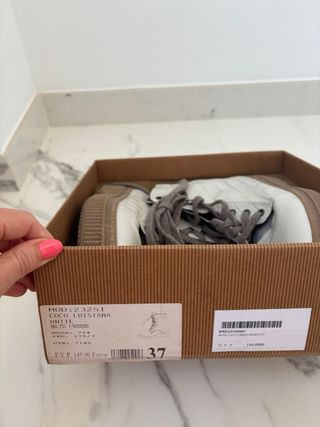 Botines de piel blancos con cordones