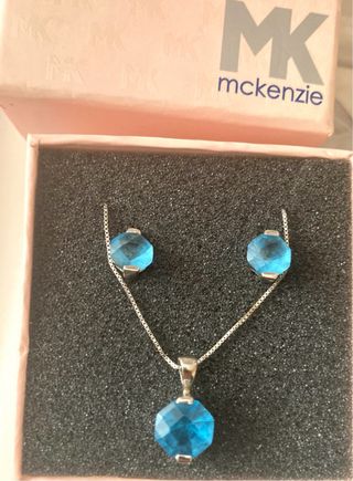Conjunto de pendientes y colgante de Mckenzie