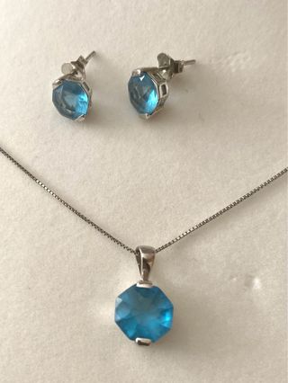 Conjunto de pendientes y colgante de Mckenzie