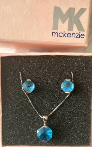 Conjunto de pendientes y colgante de Mckenzie