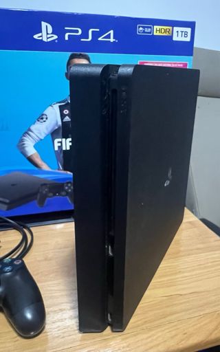 PS4 Slim 1TB 