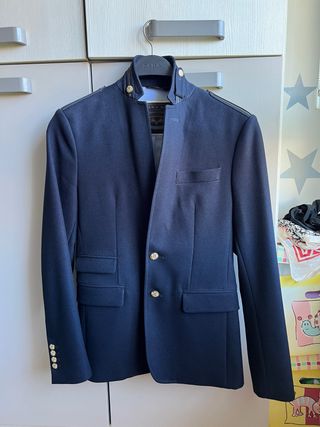 Americana Zara azul botones dorados