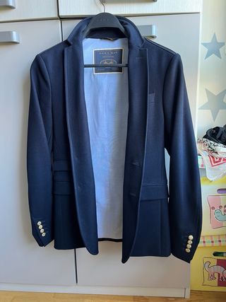 Americana Zara azul botones dorados