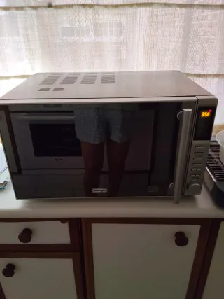 Microondas DeLonghi Plateado