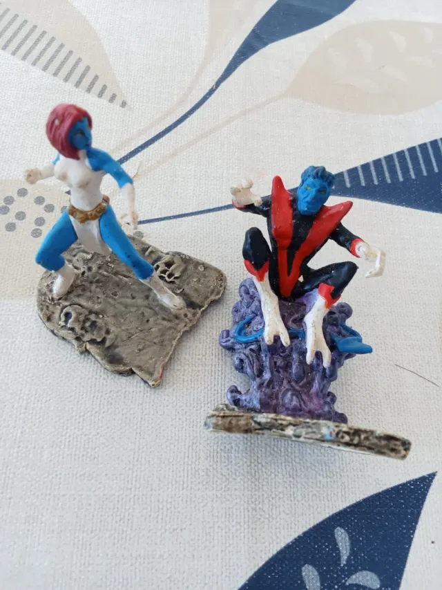 Figuras Marvel Mystique y Nightcrawler